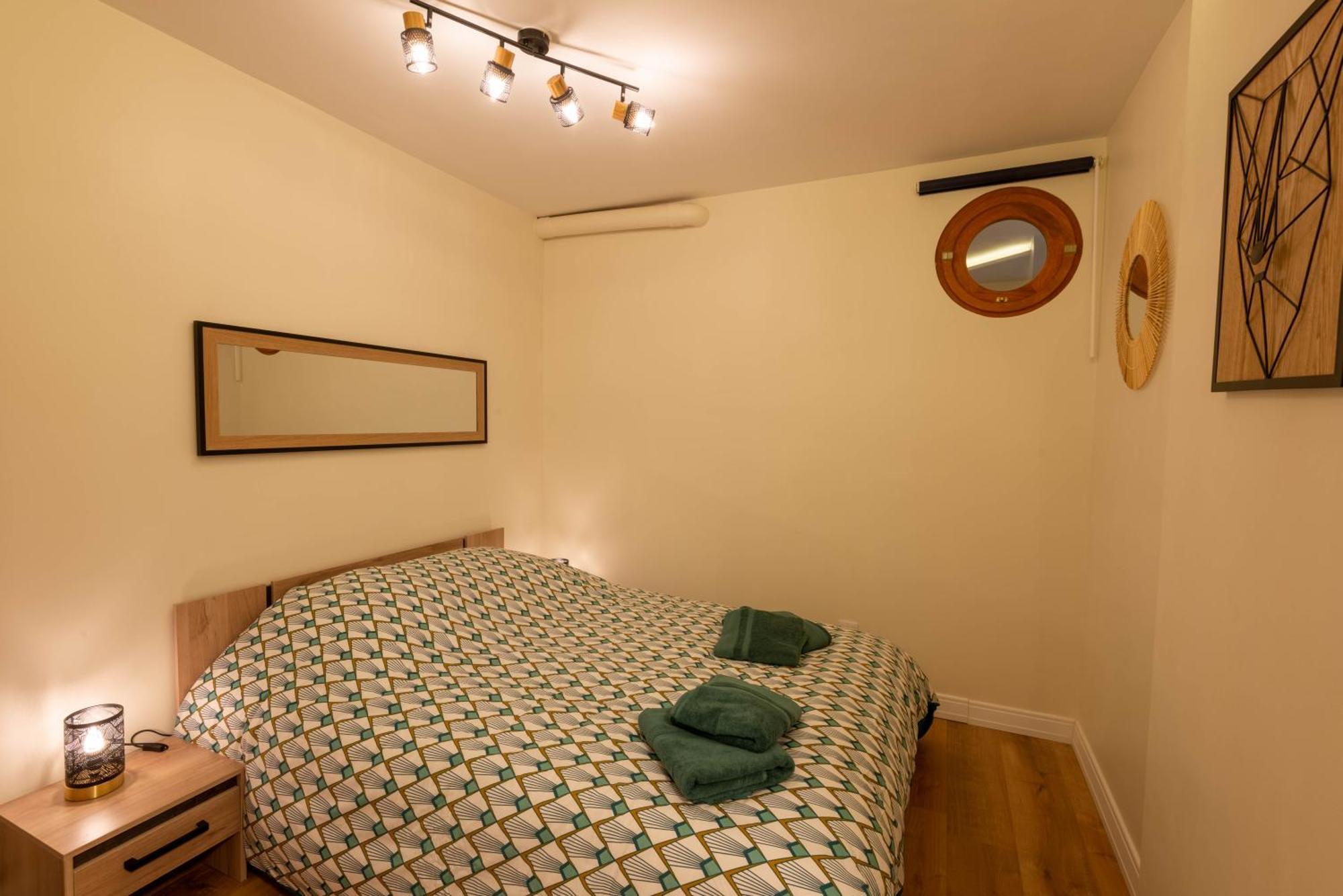Balneo & Sauna, Sejour Detente Aux Teinturiers - Metro Charpennes - Garage 维勒班 外观 照片